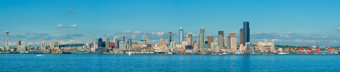 Fototapeta premium Long panorama of Seattle skyline from the Space Needle to the Port of Seattle, Washington state, USA