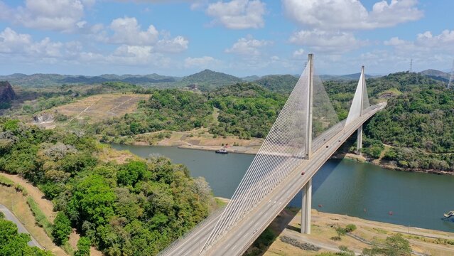 Vista aerea del puente Centenario hacia el corte culebra canal de Panam&aacute; 