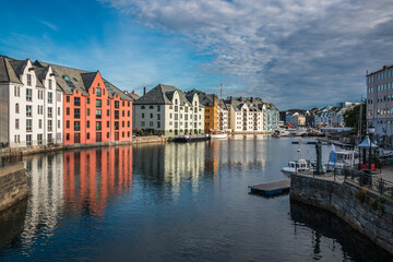 Obraz premium Canal with colourful houses in Alesund, a town in Møre og Romsdal county, Norway