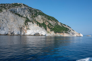 Naklejka premium Coastline of Skiathos Iskand near Lalaria beach, Thessaly, Greece