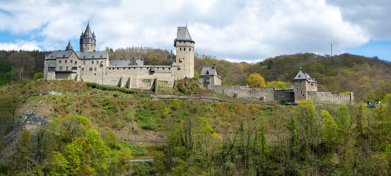 Die Burg Altena befindet sich auf einem Bergsporn des Klusenbergs in der Stadt Altena an der Lenne im M&auml;rkischen Kreis in Nordrhein-Westfalen