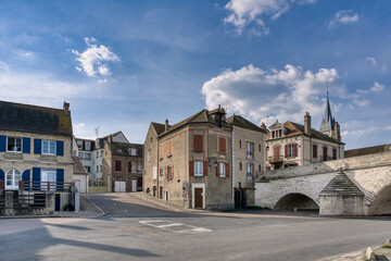Pont-sur-Yonne is a French town and commune located in the Burgundy region, Yonne department, in the district of Sens. © Joan Vadell