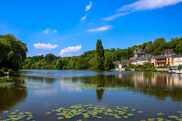 Fototapeta premium lac de Pierrefonds, dans l'Oise