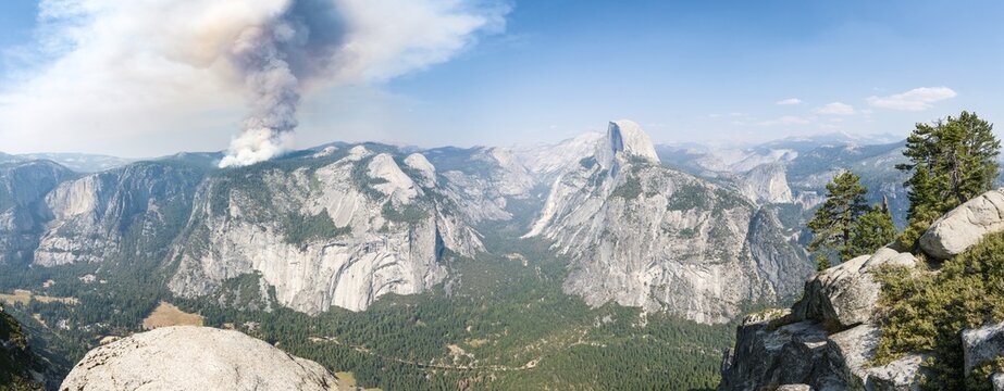 View from Glacier Point to Yosemite Valley with Half Dome, Forest fire with smoke, Yosemite National Park, California, USA