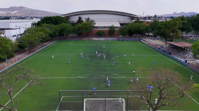 partido de futbol en cancha de M&eacute;xico