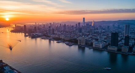 Fototapeta premium Paysage urbain de Shanghai au lever du soleil sur le Bund, reflet doré sur le fleuve Huangpu, architecture moderne et historique, atmosphère sereine de paix et de souvenir.