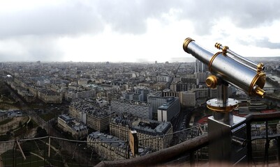 París desde la Torre Eiffel con telescopio panorámico © JLTaglia