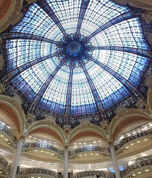 C&uacute;pula de estilo Art Nouveau de las Galeries Lafayette Haussmann en Par&iacute;s