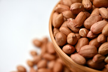 Obraz premium Peanuts in Bowl Top View with Defocus Background Macro Photography