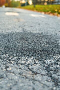 Renovated pavement spot using spray patching method