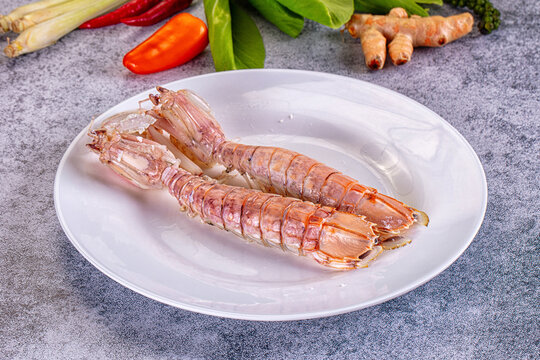 Gourmet boiled big Mantis shrimp