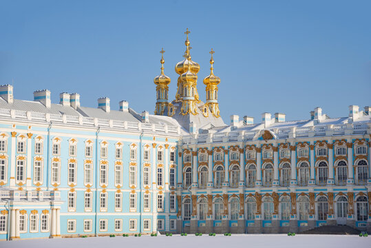 PUSHKIN, RUSSIA - FEBRUARY 21, 2023: At the Catherine Palace on a sunny February day. Tsarskoye Selo