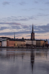 Obraz premium Stockholm Old Town Riddarholmen Church at Dusk