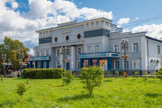 SLYUDYANKA, RUSSIA - SEPTEMBER 07, 2025: The building of the Railway Workers' Cultural Center on a sunny September day. Slyudyanka, Irkutsk region