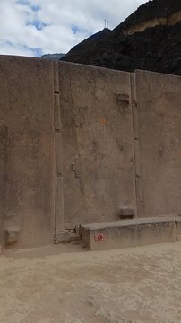Muralha inca de pedras em Ollantaytambo