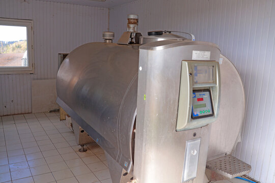 Container de lait apr&egrave;s la traite de la marque Kryos