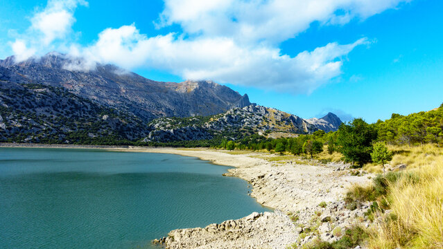 Reservoir de Cuber view from south to north