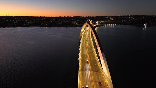 Juscelino Kubitschek Bridge during sunrise, inaugurated in 2002 over Lake Parano&aacute; - Bras&iacute;lia, Distrito Federal, Brazil