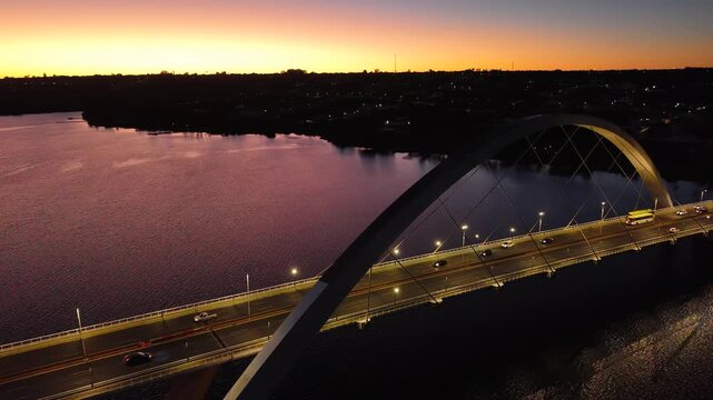 Juscelino Kubitschek Bridge during sunrise, inaugurated in 2002 over Lake Parano&aacute; - Bras&iacute;lia, Distrito Federal, Brazil