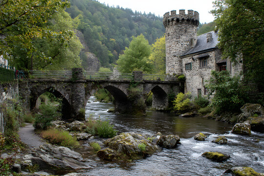 Belgium Wallonie Habay Chateau de la Trapperie, pont Chutes d'eau.