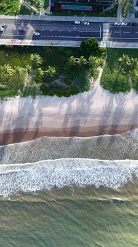 MAR DA PRAIA DE INTERMARES EM JO&Atilde;O PESSOA - PARAIBA, MAR LINDO E AZUL COM ANDAS BELAS E BEM FEITAS
