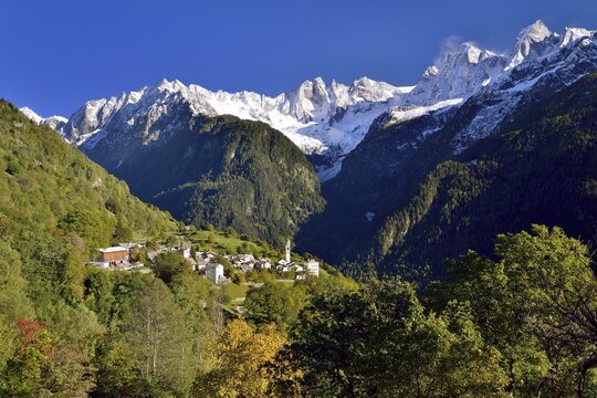 The village of Soglio in Val Bregaglia, behind the Sciora group, Bergell, Graub&uuml;nden, Switzerland