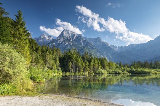 Almsee with Totem Gebirge, Gr&uuml;nau, Almtal, Salzkammergut, Upper Austria, Austria