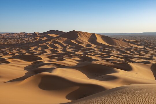 Sand dunes in the desert, dune landscape Erg Chebbi, Merzouga, Sahara, Morocco