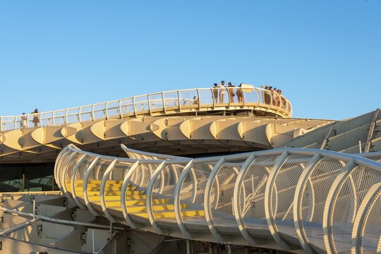 Visitors on visitor walkway in the evening light, modern architecture, Metropol Parasol, Las Setas, curved wooden construction, Plaza de la Encarnaci&oacute;n, Sevilla, Andalusia, Spain