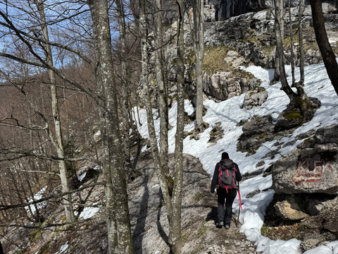 Marked hiking trails on Mount Klek, Protected landscape Klek - Ogulin, Croatia (Markirane planinarske staze na planini Klek, Značajni krajobraz Klek - Ogulin, Hrvatska)