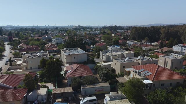 Pardes Hanna is a serene residential area characterizing the lifestyle of young families and artists living in a unique rural-urban community.