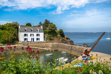 Port Lay sur l'île de Groix en Bretagne, France. © Thierry RYO