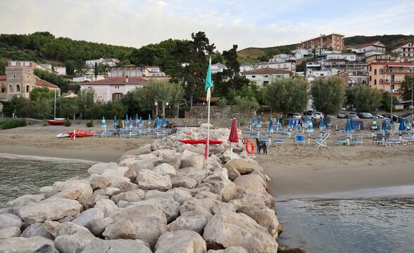 Pioppi - Spiagge dalla scogliera all'alba
