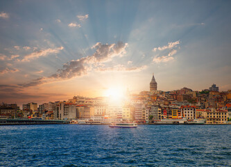 Naklejka premium Galata Tower, Galata Bridge, Karakoy district and Golden Horn at morning - istanbul, Turkey