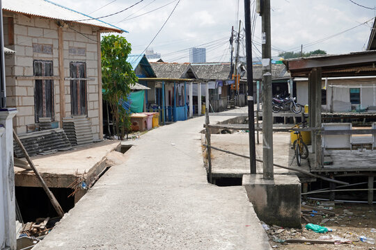 simple suburb settlement in batam