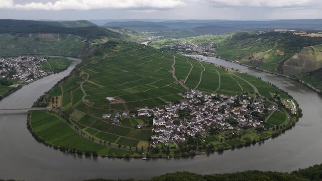 Scenic moselle river loop bend at bremm with vineyards