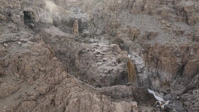 Aerial Flash Flood Waterfalls Flowing Through Qumran Canyon

Drone footage capturing flash flood waterfalls flowing through Qumran canyon, 14 May 2026, Israel.


