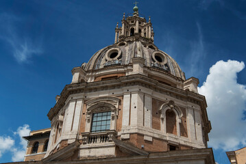 Obraz premium The historic dome of the church of the most holy name of mary at the trajan forum