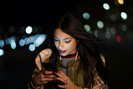 woman, night, alone, spmartphone, phone, call, internet