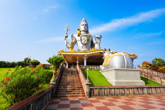 Murudeshwara Temple in Murdeshwar town in India