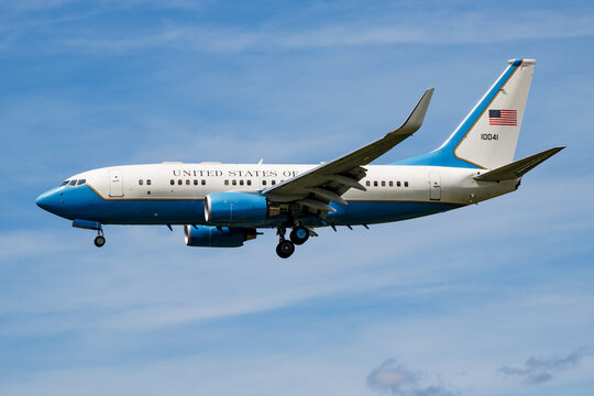 US Air Force Boeing C-40B (01-0041) VIP government flight on landing approach at Hamburg Airport on July 6, 2017 in Hamburg, Germany