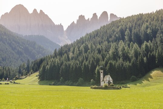 Church of St. Johann in Ranui, San Giovanni, St. John's Chapel, Geisler Group, Villn&ouml;&szlig;tal, St. Magdalena, Bolzano, South Tyrol, Italy