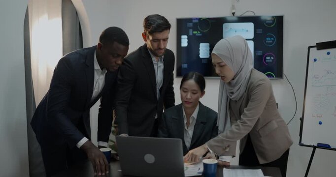 Businessmen working in the office, Huddle together, Brainstorming, finding conclusions in planning work