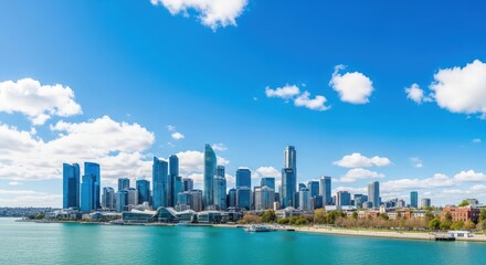 Obraz premium Panoramic view of toronto skyline on a sunny day