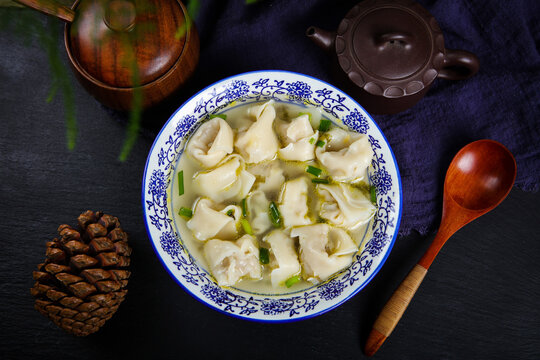Clear Wonton Soup with Scallions and Tea Set