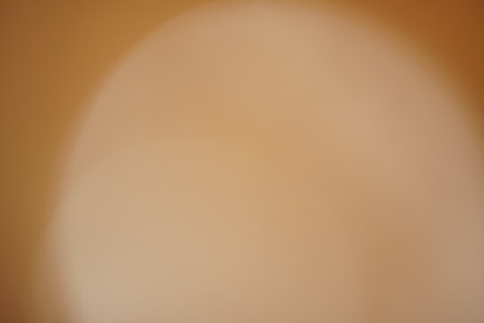 Goldener Glanz und Schimmer in neutraler eleganter Formgebung