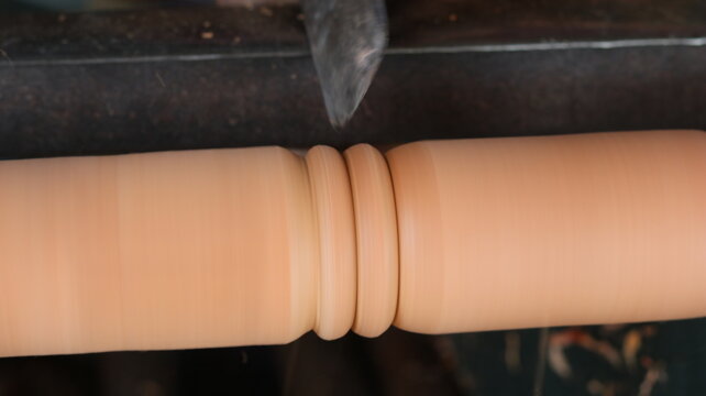 Incredible Wood Lathe Turning Techniques Creating Smooth Shapes and Designs
