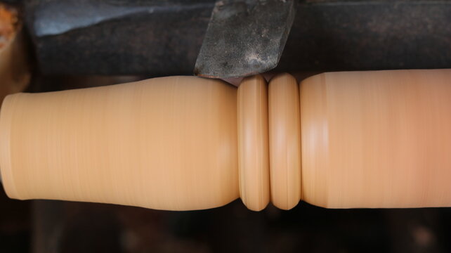 Incredible Wood Lathe Turning Techniques Creating Smooth Shapes and Designs
