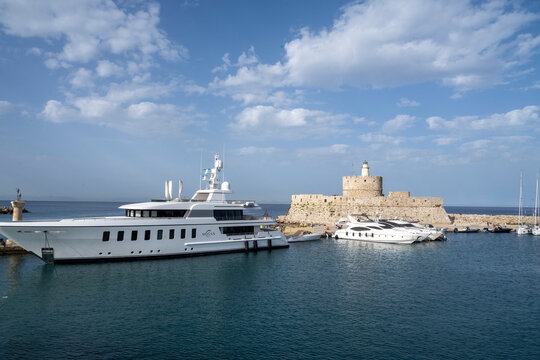 Le port de Rhodes, Grece, dodekanese