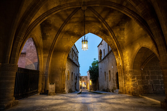 Rue des chevaliers de nuit , Rhodes medieval